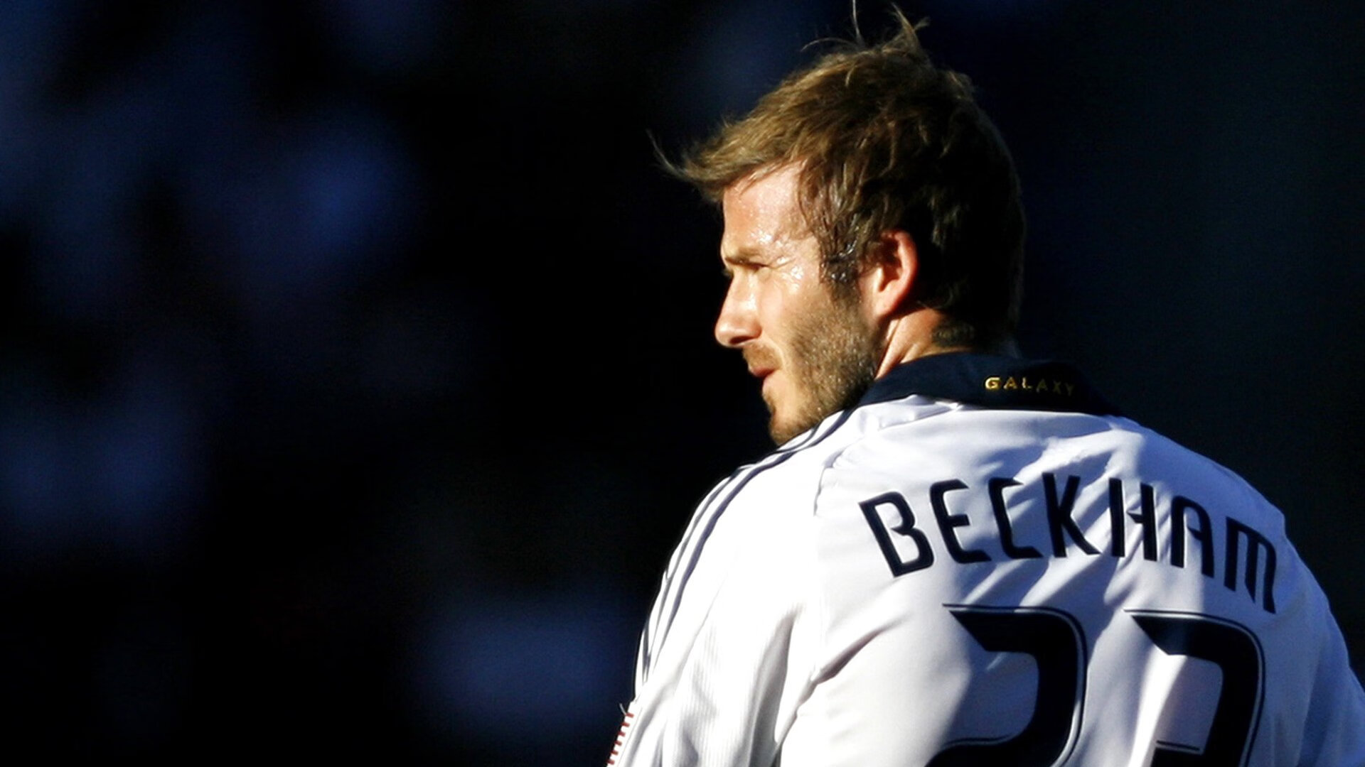 球员在比赛中突破防线贡献关键助攻,球员突破有什么用